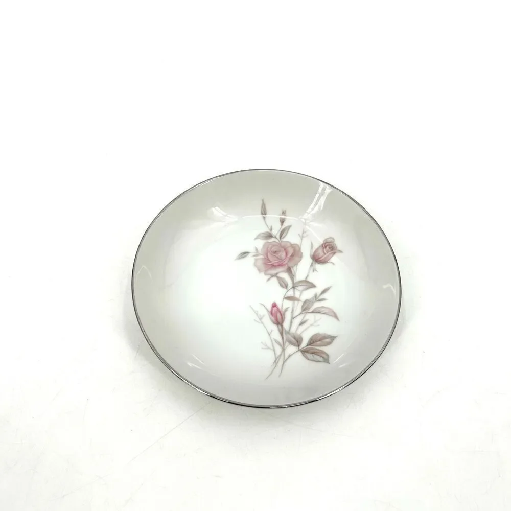 FINE CHINA JAPAN Set of 4 Vintage Laura Fruit Dessert Bowl Floral Platinum Trim